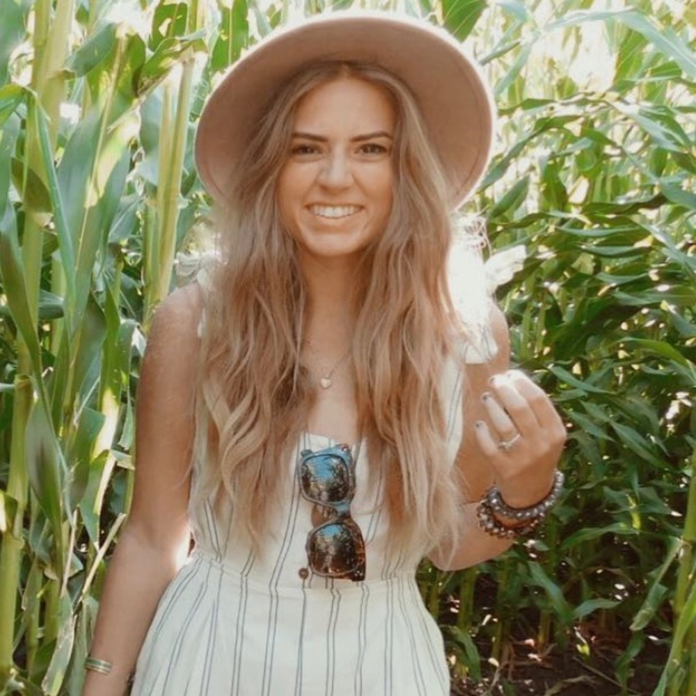 Meet your Posher, Sierra